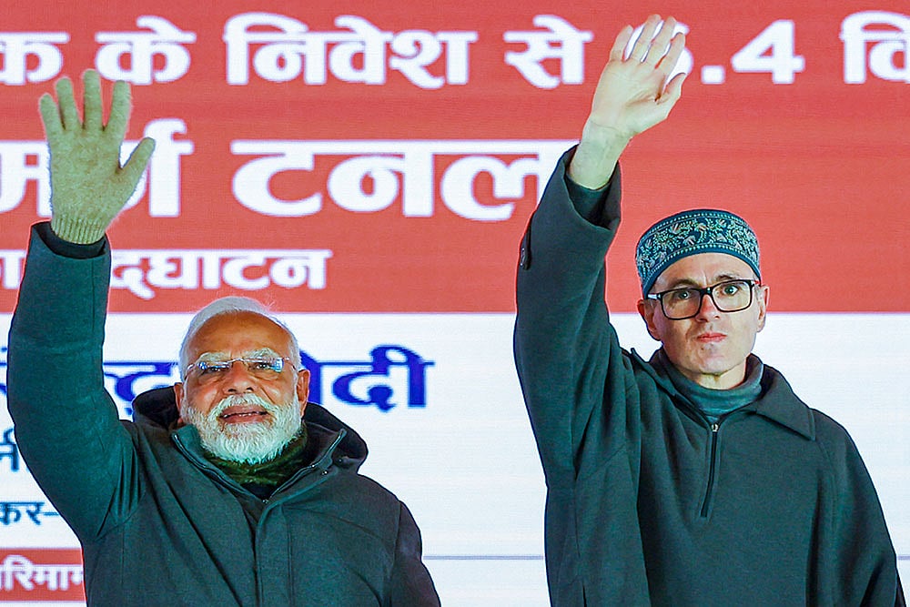 Narendra Modi with Omar Abdullah