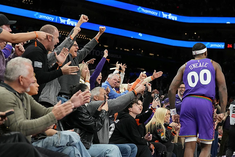 NBA 2024-25 basketball Charlotte Hornets vs Phoenix Suns: Royce ONeale
