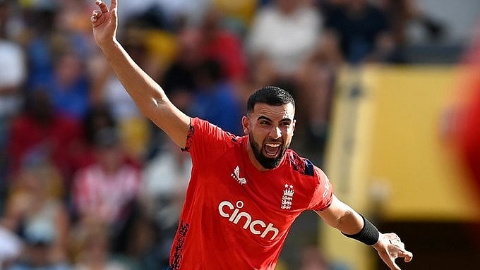 X/Englandcricket : Saqib Mahmood.