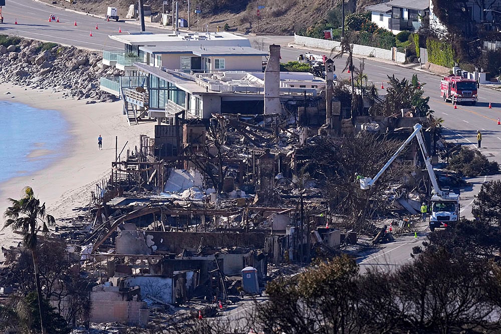 California Wildfires US weather fire season photo_Palisades Fire in Malibu