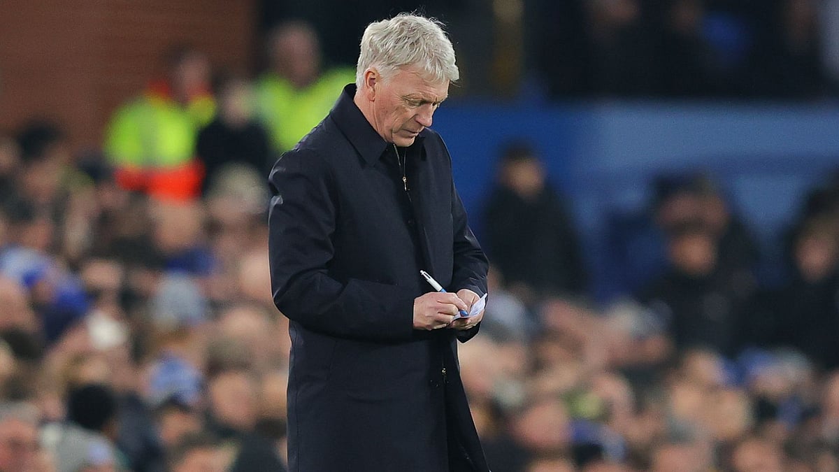 Moyes knows Everton must strengthen in the transfer window - null