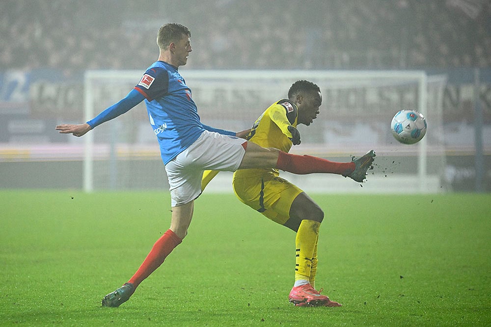 Bundesliga Soccer: Borussia Dortmund vs Holstein Kiel