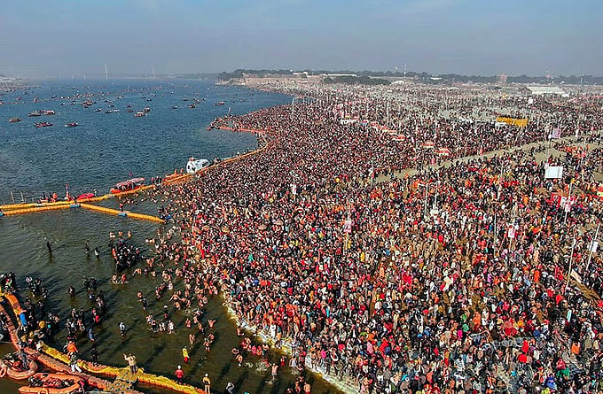 X/@VertigoWarrior  : Millions of devotees assembled in Prayagraj to attend Maha Kumbh 2025
