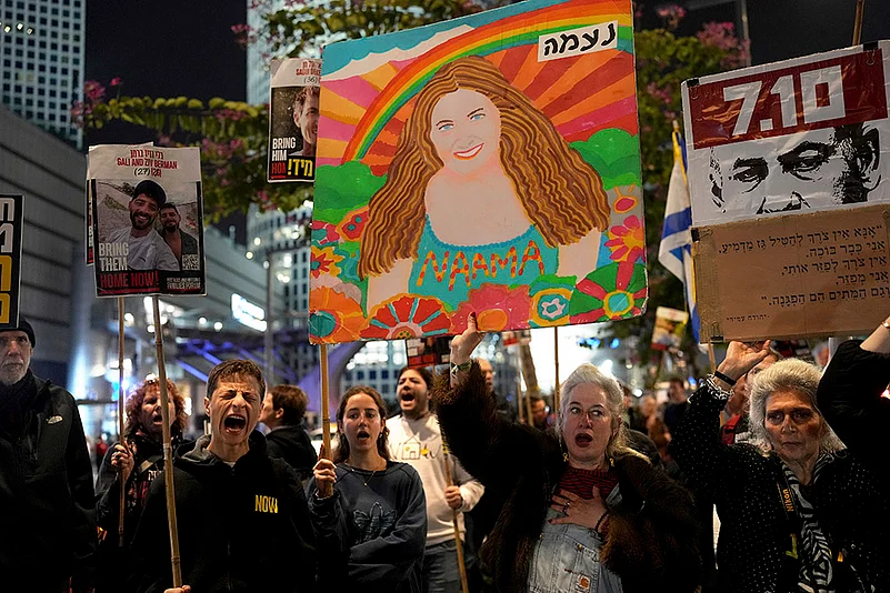 Gaza war: Israel-Hamas ceasefire and hostage deal photo gallery