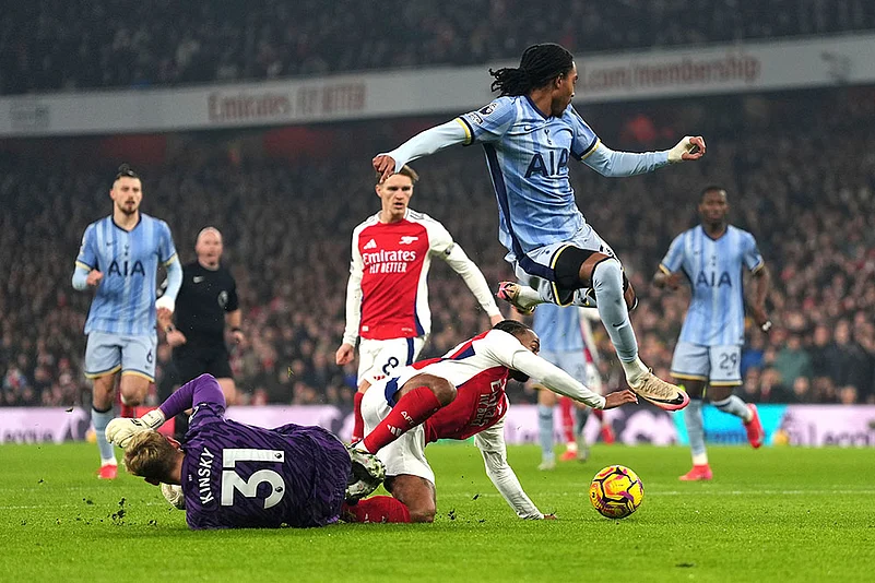 English Premier League: Arsenal vs Tottenham Hotspur