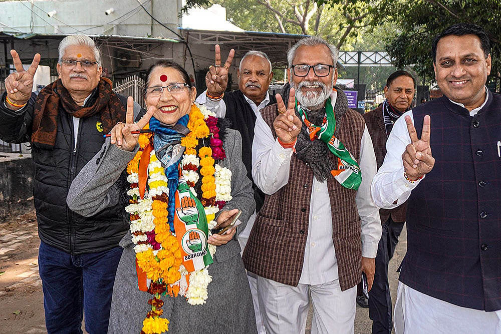 Congresss Krishna Tirath files nomination
