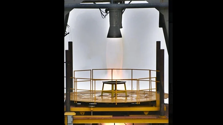 Vikas engine successfully underwent the first throttling demonstration hot test. The test demonstrated a targeted 67% thrust level throttling for a duration of 43 s. Throttlable liquid engines in launch vehicles facilitate booster stage recovery. - | Photo: X/@isro