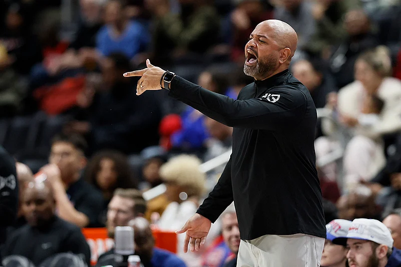 NBA basketball game Detroit Pistons vs Indiana Pacers-J.B. Bickerstaff