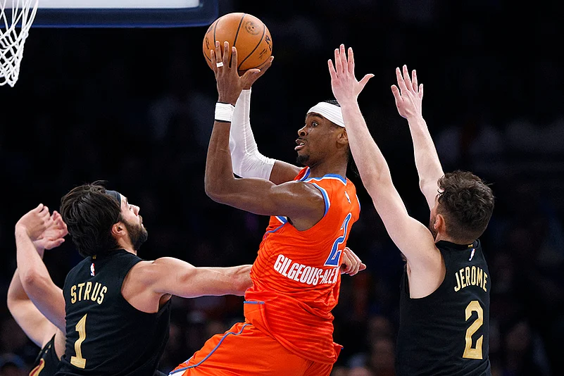 NBA basketball game 2024-25 Cavaliers Thunder vs Oklahoma City Thunder-Shai Gilgeous-Alexander