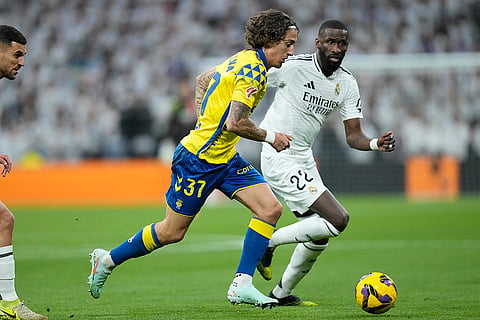 La Liga 2024-25: Fabio Silva and Antonio Rudiger fight for the ball 