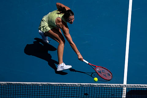 Australian Open 2025: Emma Navarro makes a backhand return to Iga Swiatek
