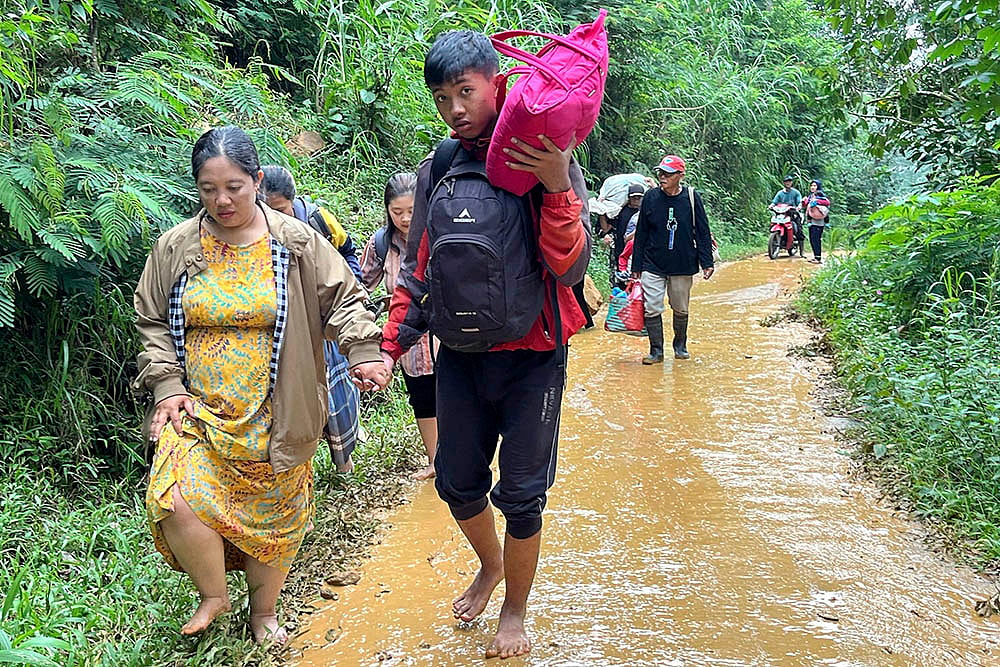 Indonesia Flash Floods & landslide Photos_8