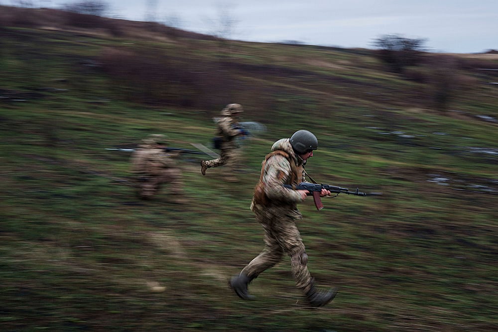 Photo: AP/Evgeniy Maloletka : Russia Ukraine War 