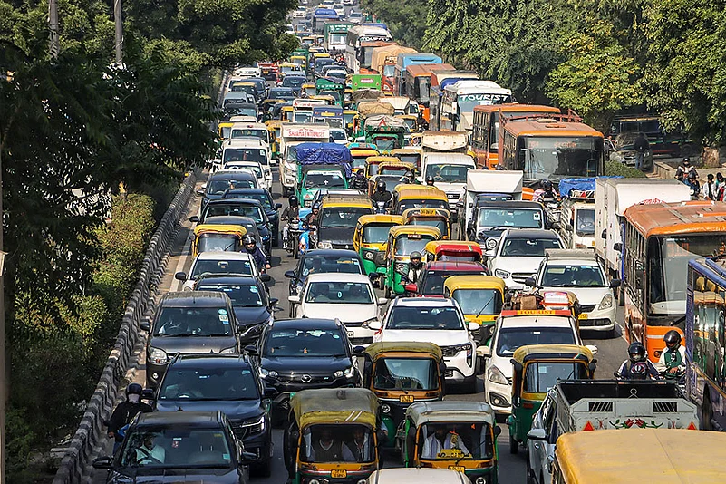 Traffic jam due to full dress rehearsal