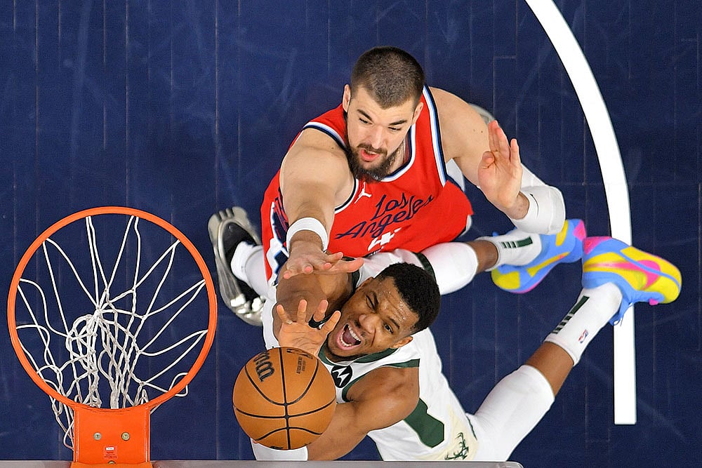 NBA Basketball Game: Los Angeles Clippers vs Milwaukee Bucks