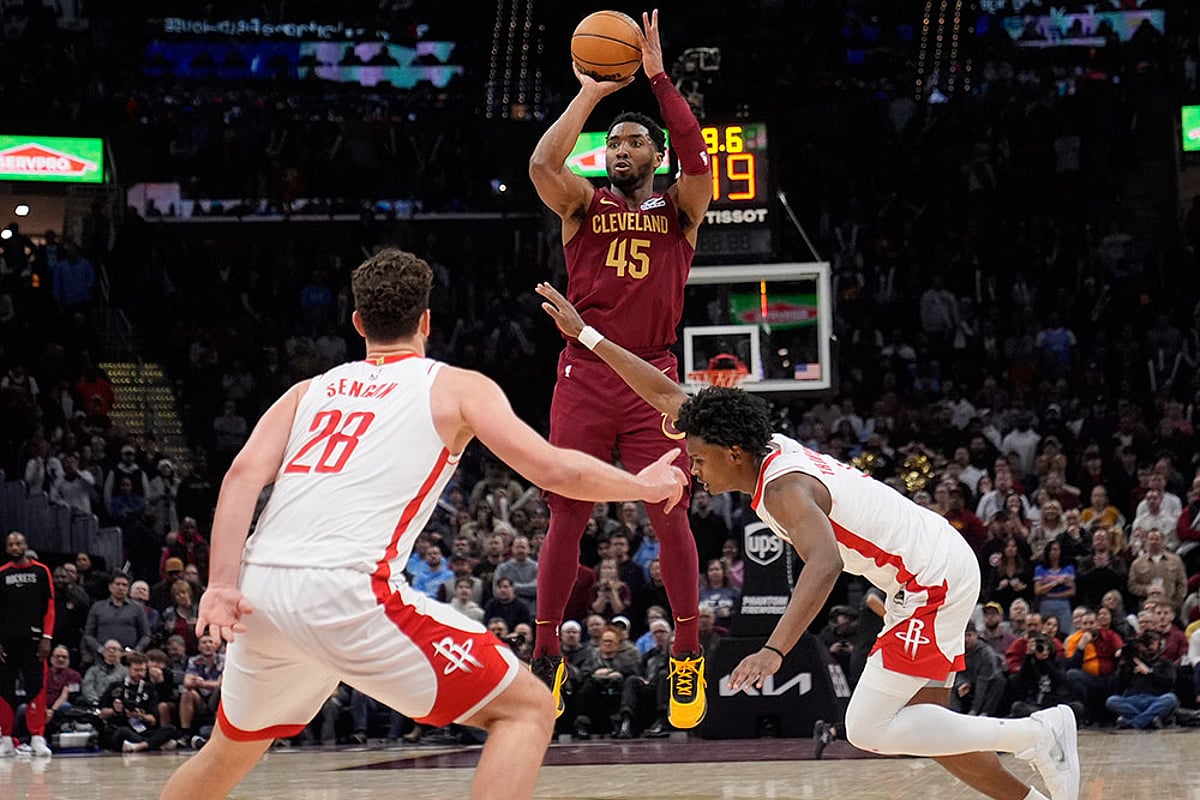 NBA: Cleveland Cavaliers vs Houston Rockets