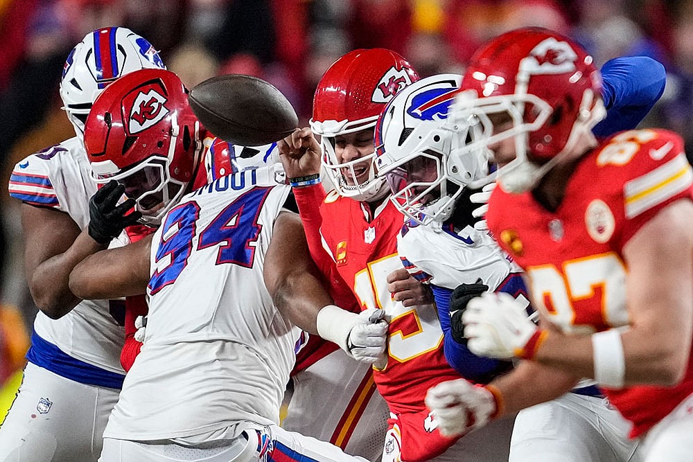 Football: Kansas City Chiefs vs Buffalo Bills