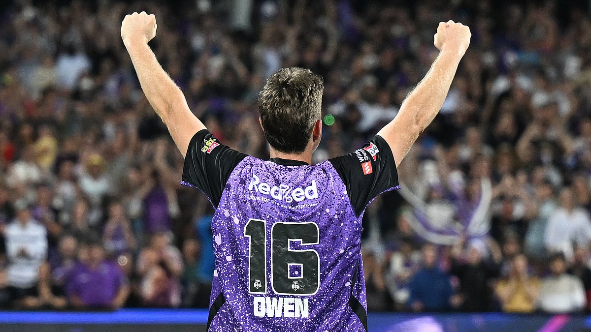 Mitch Owen celebrates the Hobart Hurricanes' Big Bash League win over the Sydney Thunder