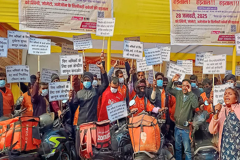 Gig workers protest in Patna - | Photo: PTI