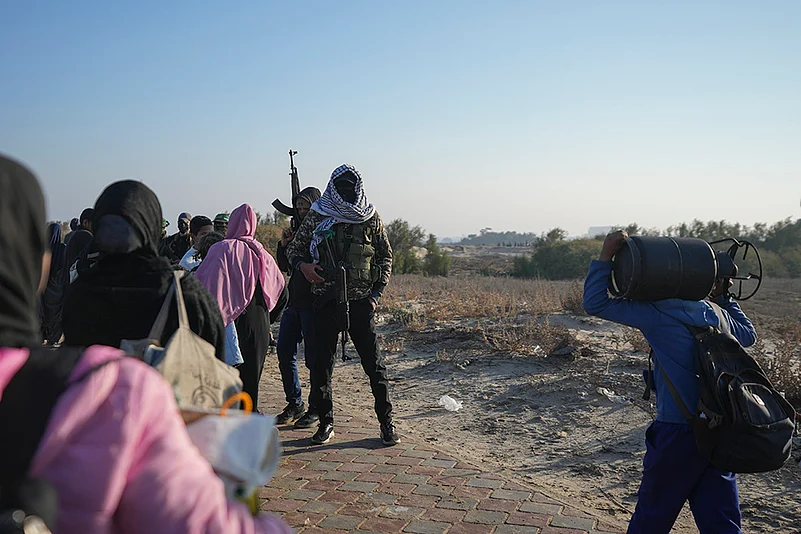 Israel Palestinians _Displaced Palestinians return to northern Gaza Strip_5