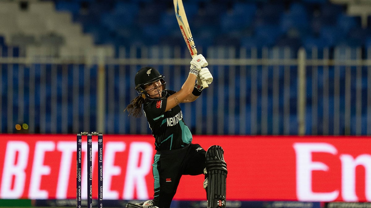 (AP Photo/Altaf Qadri) : New Zealand's Amelia Kerr bats during the ICC Women's T20 World Cup 2024 match between Australia and New Zealand at Sharjah Stadium, United Arab Emirates, Tuesday, Oct. 8, 2024. 