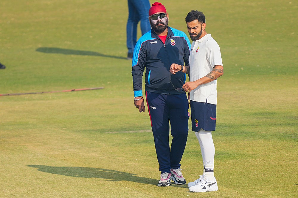 Virat Kohli Trains With Delhi Team