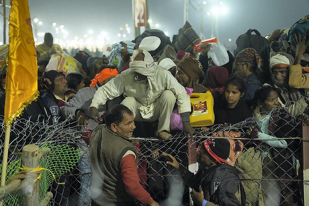 Stampede at 2025 Maha Kumbh mela Festival on Mauni Amavasya_4