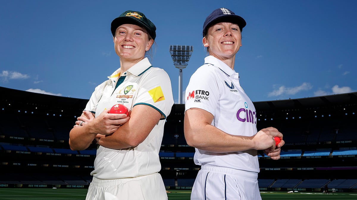 Photo: X/England Cricket : Captains Alyssa Healy (left) and Heather Knight pose for a picture ahead of the Women's Ashes Test in Melbourne. 
