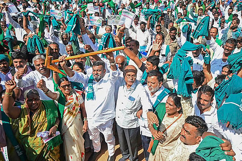 Karnataka State Farmers' Association protest