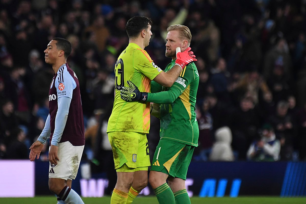 UEFA Champions League soccer Aston Villa Vs Celtic match photo: Emiliano Martinez