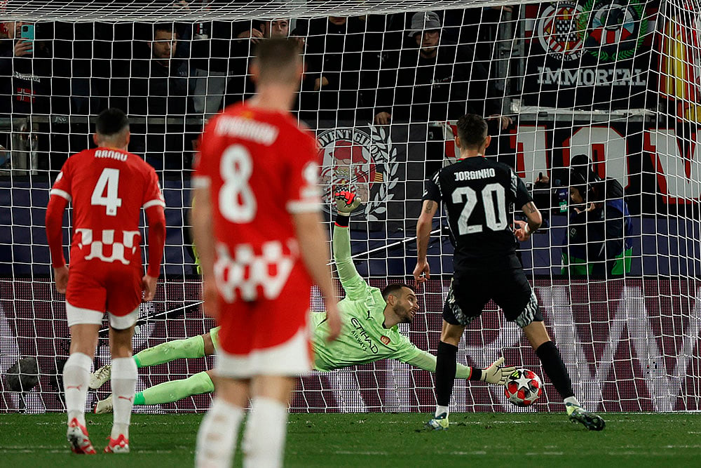 UEFA Champions League soccer Girona Vs Arsenal match photo: Jorginho