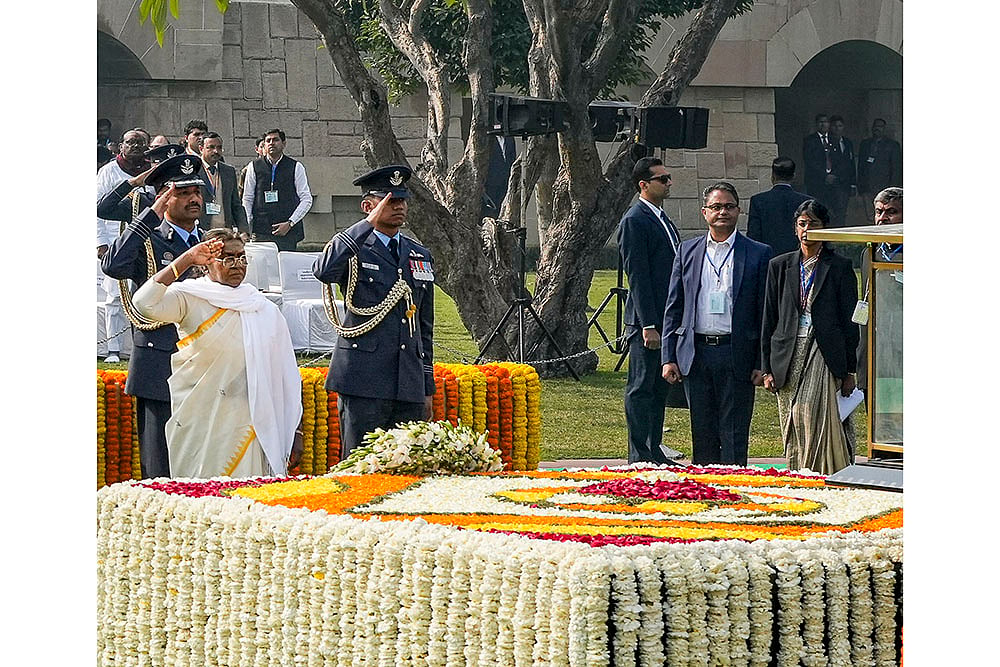 Martyrs Day in Delhi: Droupadi Murmu pays tribute