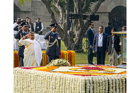 Martyrs' Day in Delhi: Droupadi Murmu pays tribute