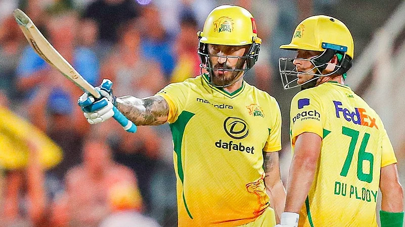 Faf du Plessis (left) celebrates his half century for Joburg Super Kings.