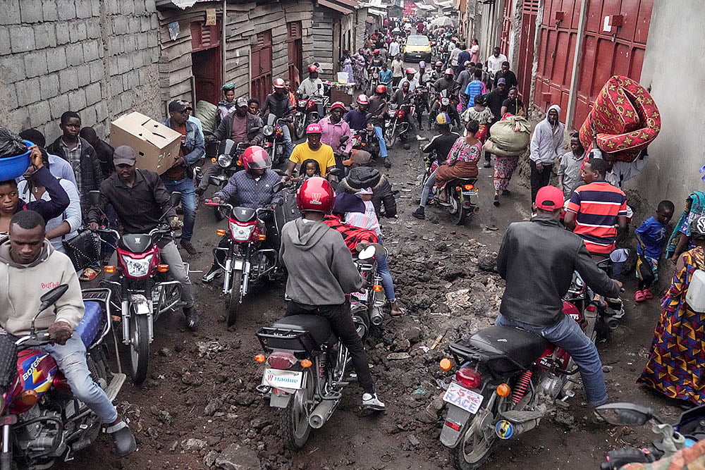Rwanda-backed M23 rebels battle for DR Congos Goma_12