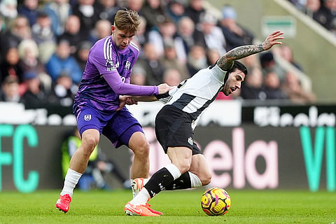 English Premier League 2024-25: Newcastle United's Sandro Tonali and Fulham's Emile Smith Rowe battle for the ball 
