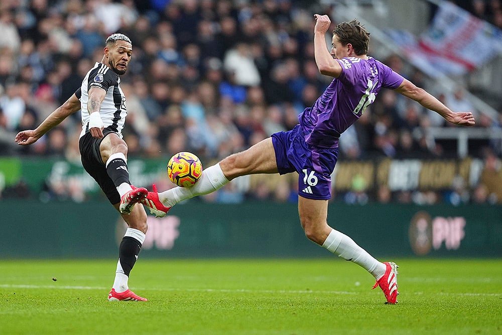English Premier League soccer Newcastle United and Fulham photo: Sander Berge