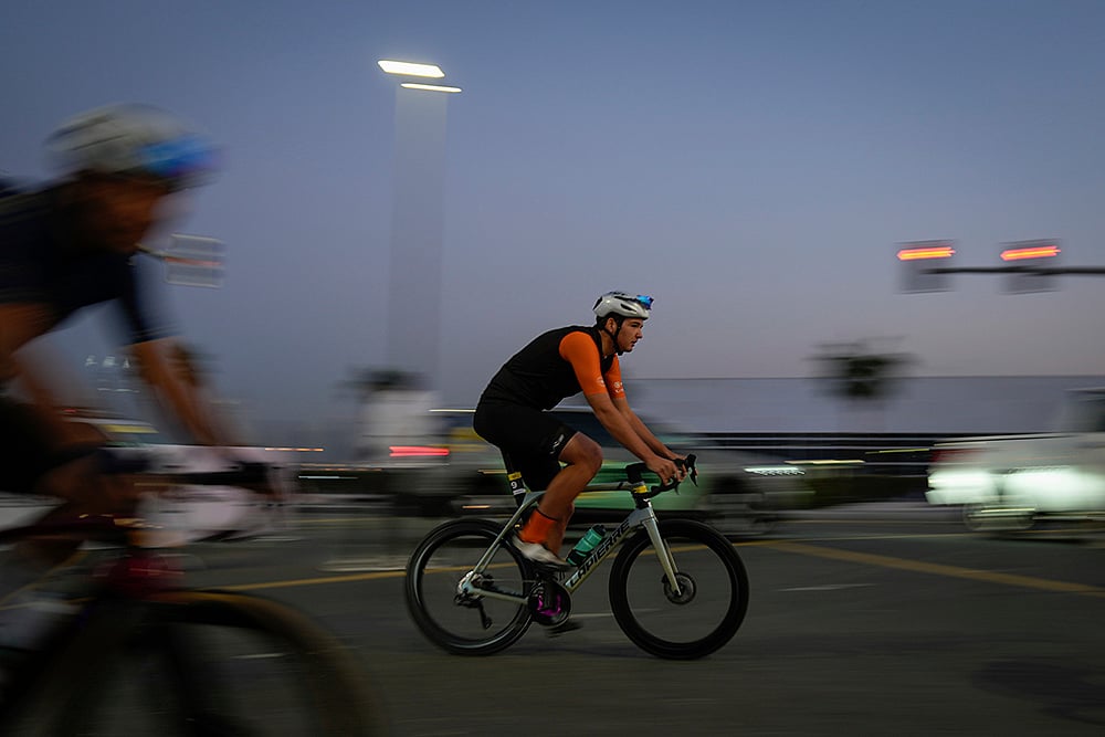 LEtape Dubai cycling race in Dubai Emirates Cycling pics_