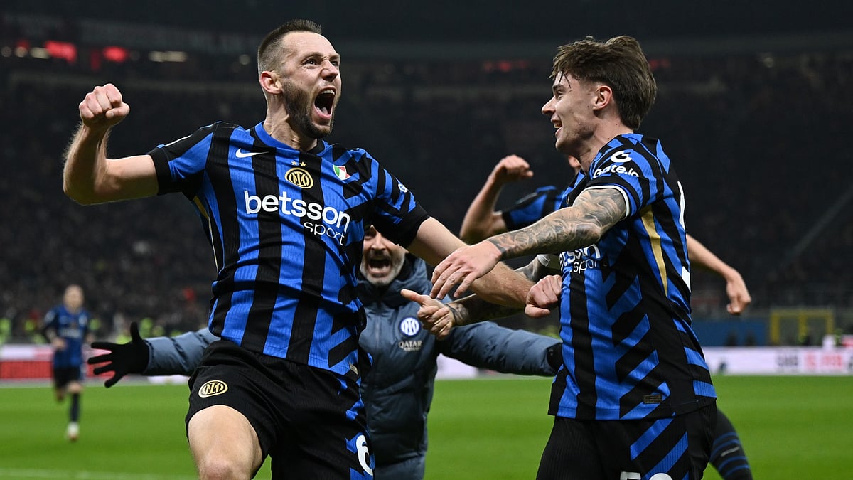 Inter goalscorer Stefan de Vrij - null