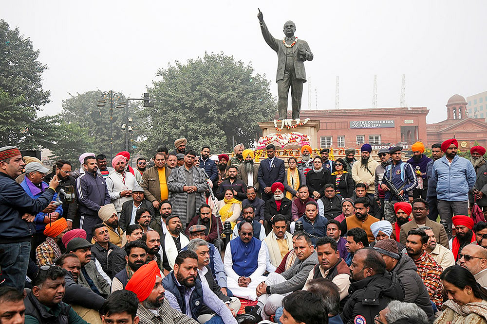 Six-member delegation visits Ambedkars statue