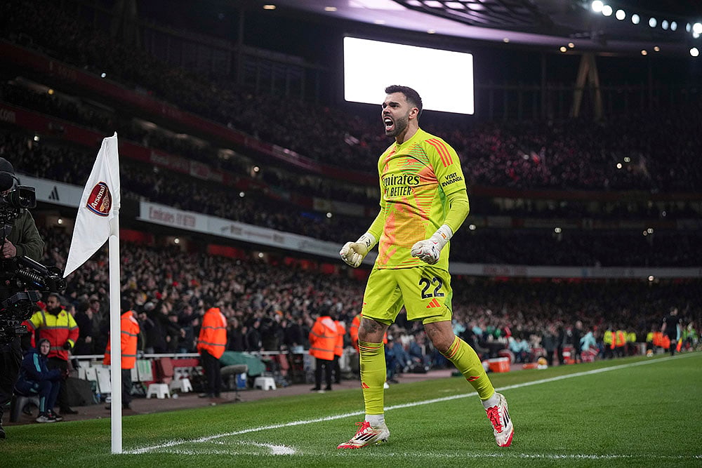 English Premier League soccer Arsenal vs Manchester City match photo: David Raya