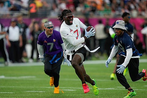 Pro Bowl Football: AFC wide receiver Brian Thomas Jr. (7)