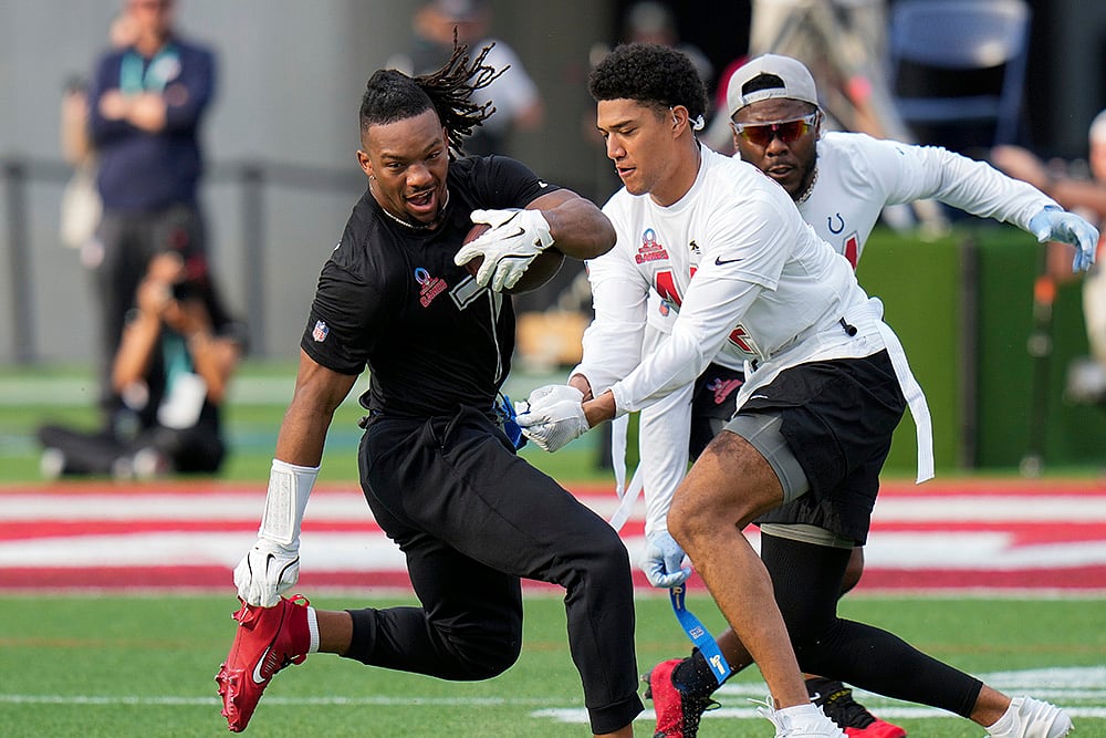 Pro Bowl Football NFC vs AFC game pics: NFC running back Bijan Robinson