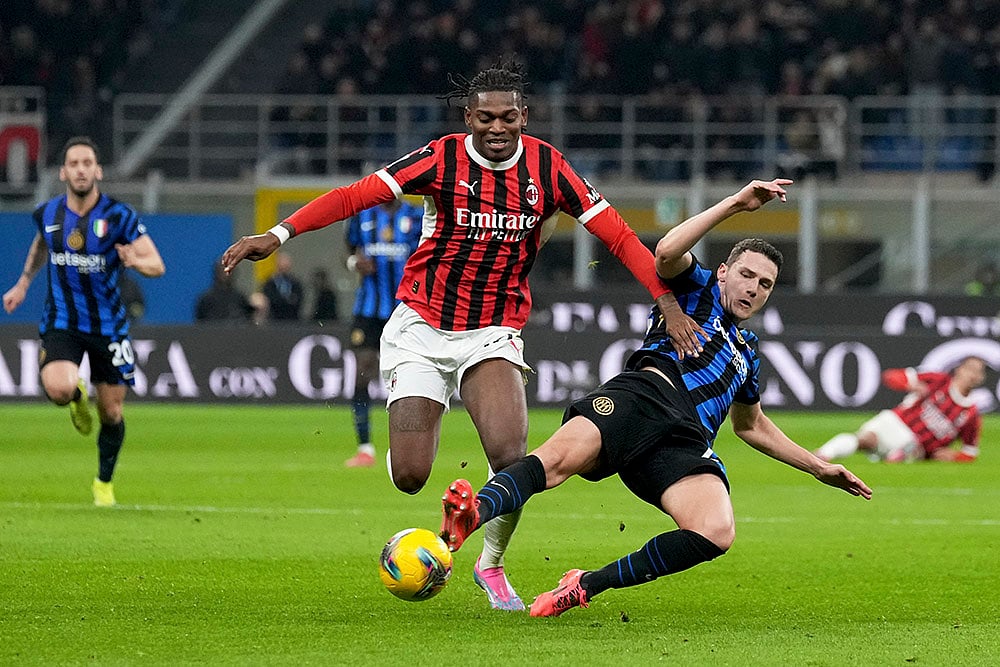 Italian Serie A soccer AC Milan vs Inter Milan match photo: Benjamin Pavard