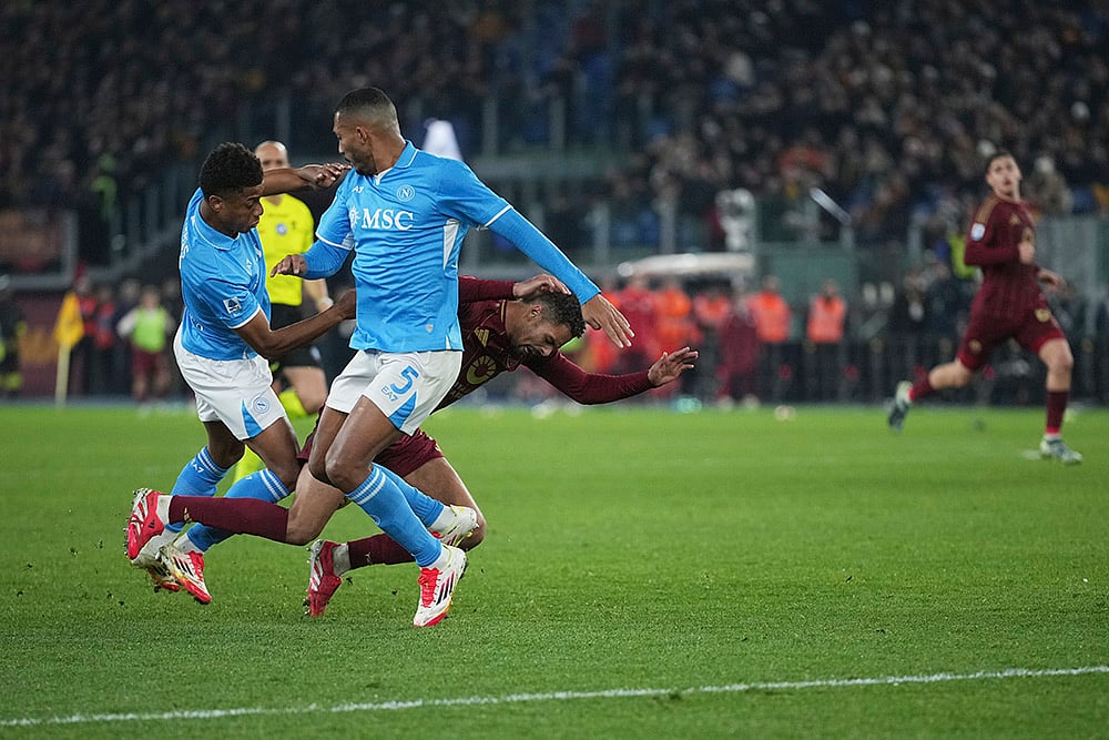 Italian Serie A soccer AS Roma vs Napoli match photo: David Neres