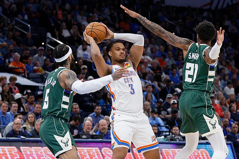 NBA basketball game Oklahoma City Thunder vs Milwaukee Bucks: Dillon Jones