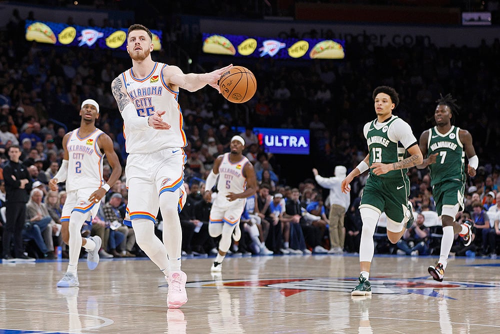NBA basketball game Oklahoma City Thunder vs Milwaukee Bucks: Isaiah Hartenstein