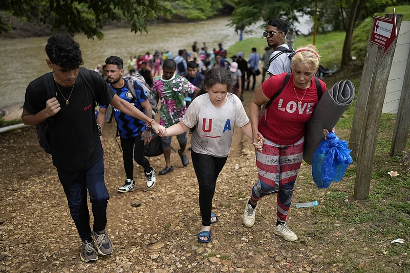 Venezuelan migrants crossing the border