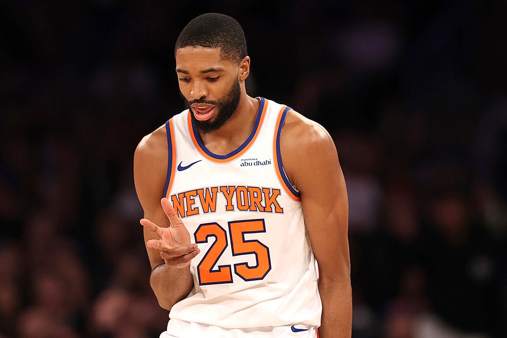 | Photo: AP/Pamela Smith : NBA 2024-25: Knicks' Mikal Bridges reacts after scoring a 3-point basket