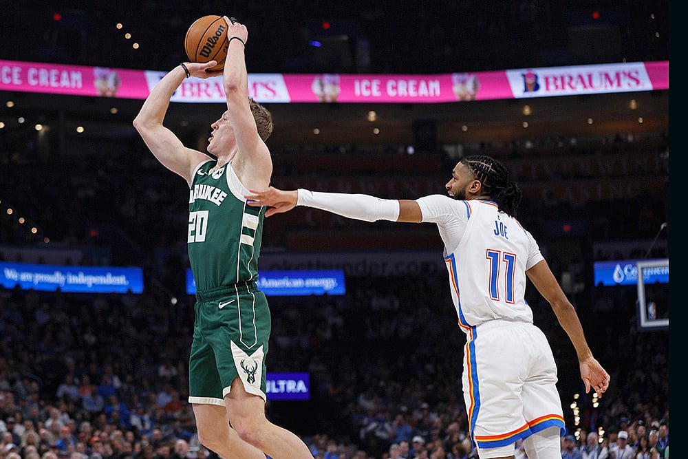 NBA basketball game Oklahoma City Thunder vs Milwaukee Bucks: AJ Green 